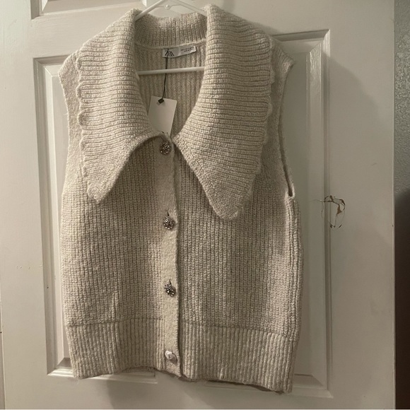 Zara Sweaters - Zara sweater vest